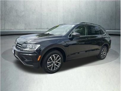 Used 2019 Volkswagen Tiguan SE w/ Panoramic Sunroof Package