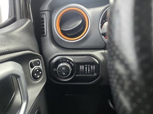 Used 2021 Jeep Gladiator Mojave AWD/4WD image 25