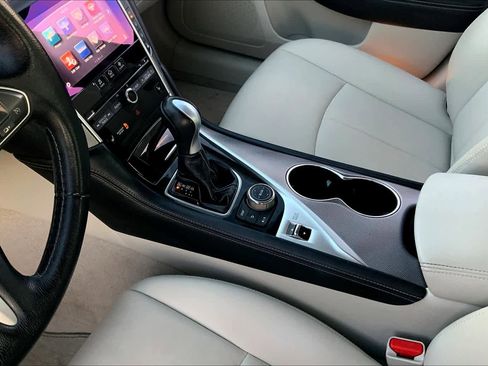 Used 2015 INFINITI Q50 Premium RWD image 16