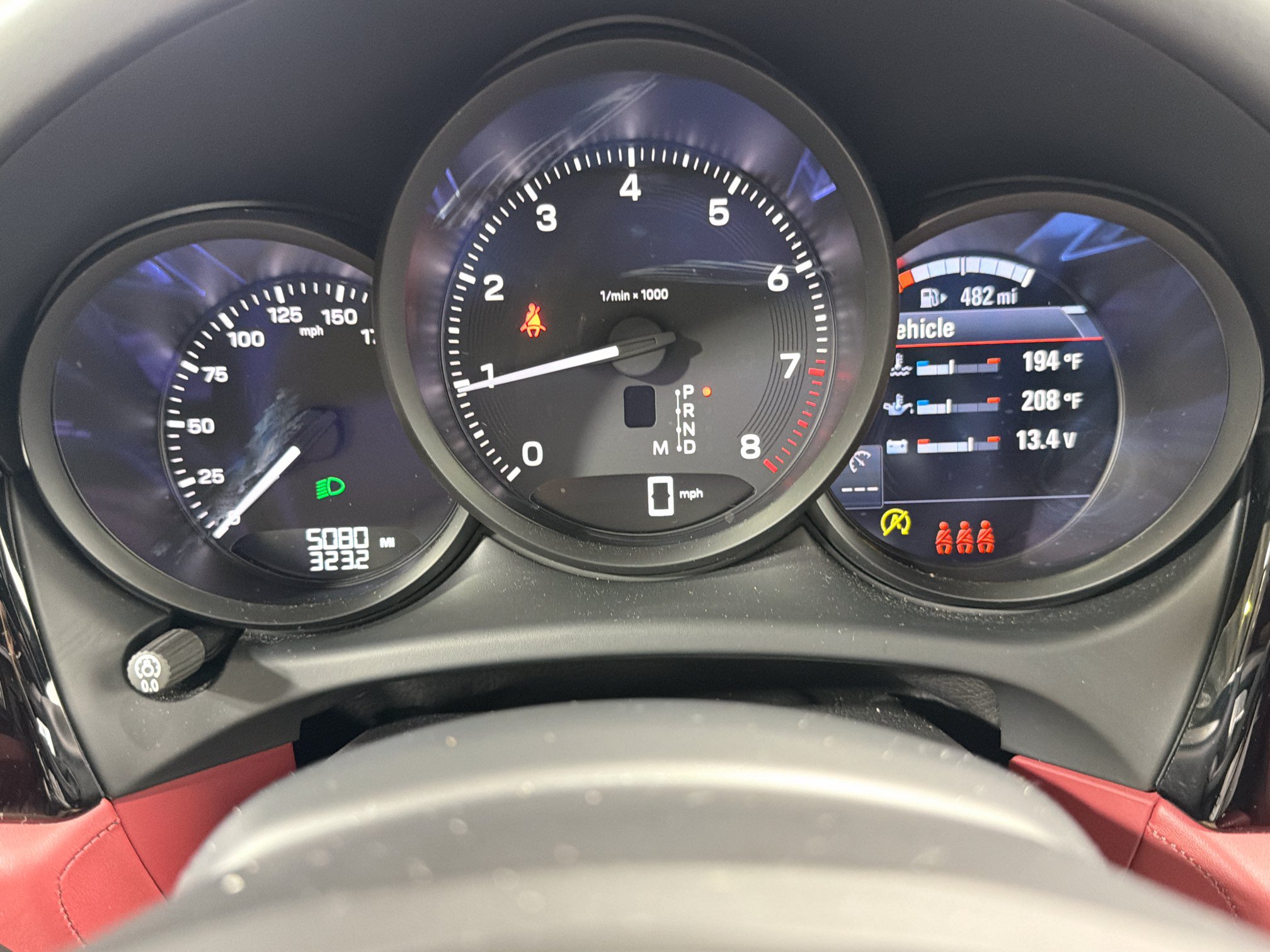Certified 2026 Porsche Macan AWD/4WD image 39