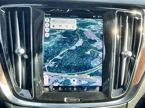 Used 2024 Volvo S60 B5 Plus image 22