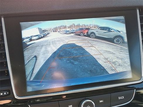 Used 2018 Buick Encore Preferred image 18