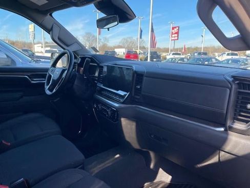 Used 2023 Chevrolet Silverado 1500 LT image 20