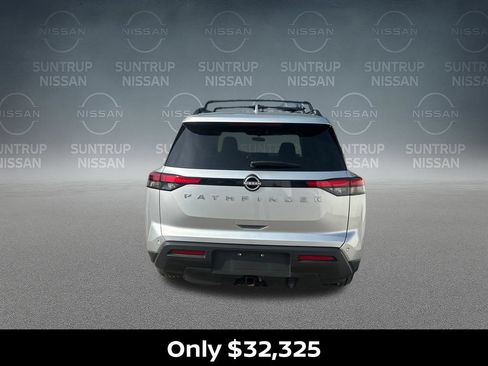 Certified 2025 Nissan Pathfinder SV w/ SV Premium Package FWD image 4