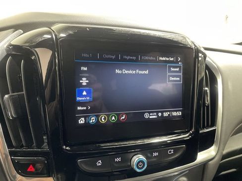 Used 2023 Chevrolet Traverse RS FWD image 18