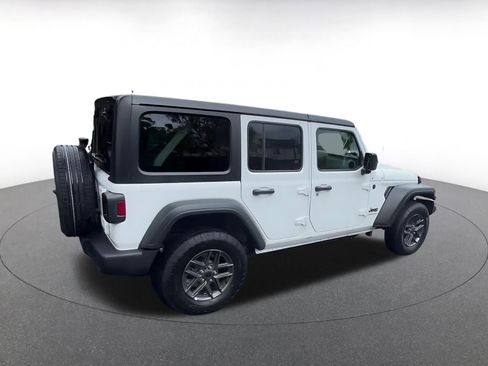 Used 2025 Jeep Wrangler Sport S image 15