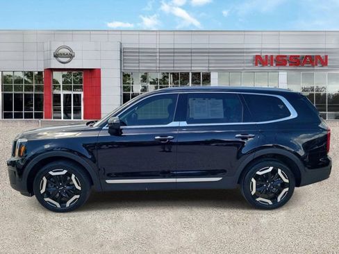 Used 2024 Kia Telluride S FWD image 8