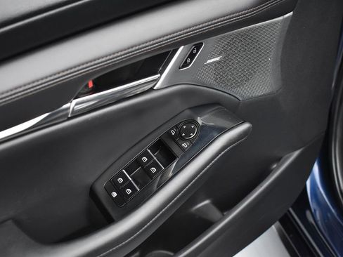 Used 2019 MAZDA MAZDA3 Sedan w/ Preferred Package image 9