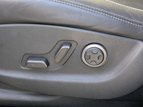 Used 2023 Genesis GV70 2.5T w/ Advanced Package AWD/4WD image 23