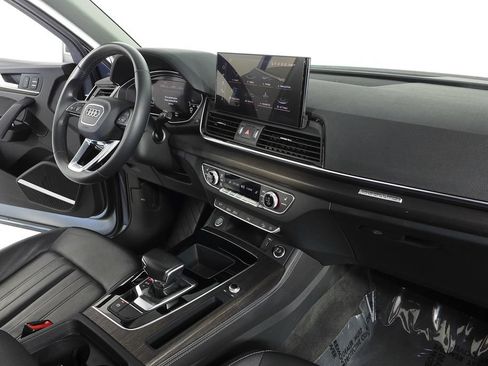 Used 2023 Audi Q5 2.0T Premium Plus w/ Premium Plus Package AWD/4WD image 13