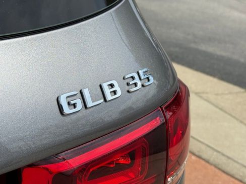 Used 2021 Mercedes-Benz GLB 35 AMG 4MATIC image 40