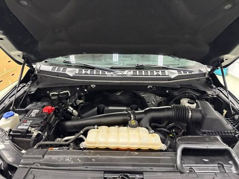 Used 2018 Ford F150 XLT w/ Equipment Group 302A Luxury AWD/4WD image 11