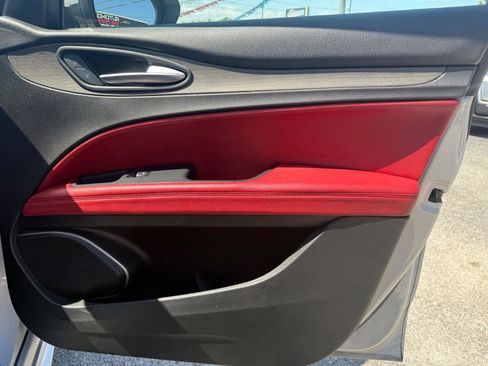 Used 2020 Alfa Romeo Stelvio Ti image 19