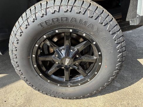 Used 2020 Chevrolet Colorado LT AWD/4WD image 6
