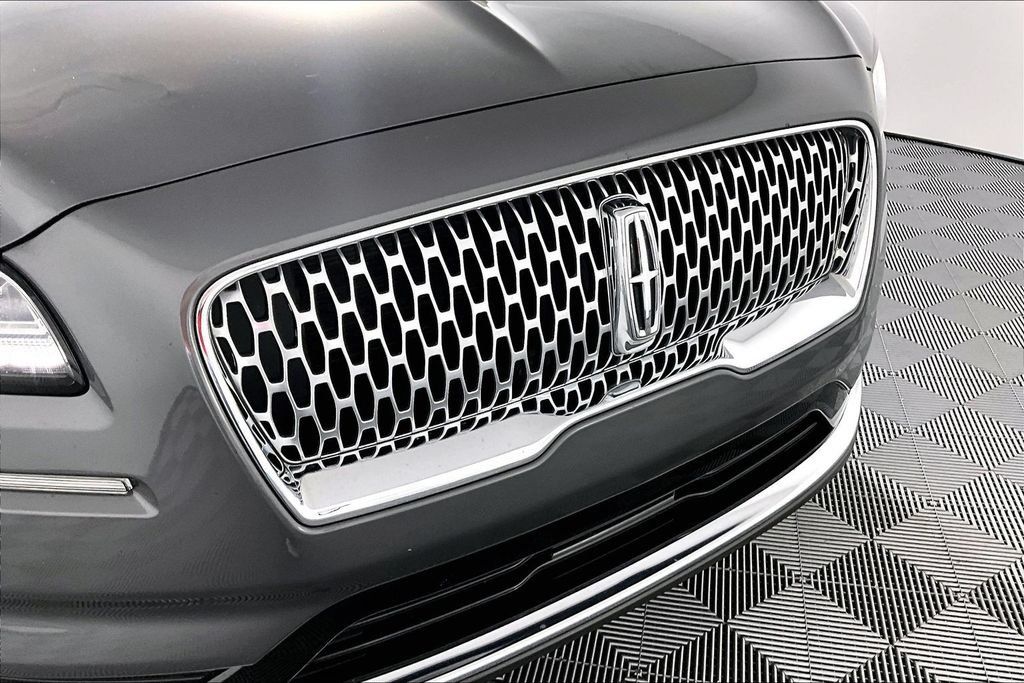 Used 2023 Lincoln Nautilus Reserve FWD image 30