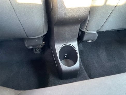 Used 2010 Ford Focus SES FWD image 19