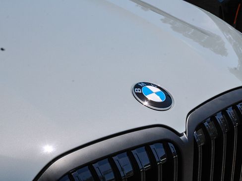 New 2027 BMW X7 M60i AWD/4WD image 9