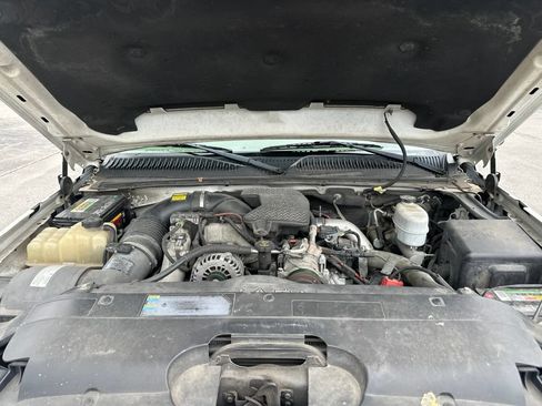 Used 2006 Chevrolet Silverado 2500 LT w/ Heavy-Duty Power Package RWD image 9