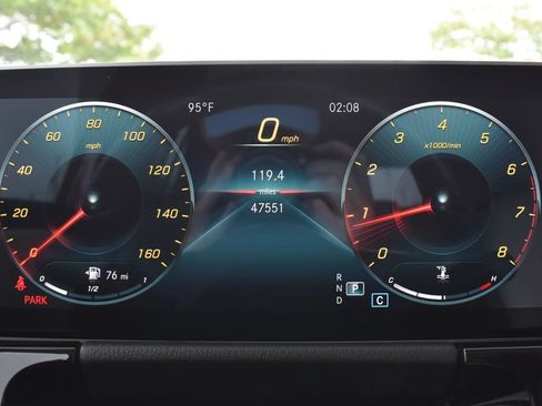 Used 2021 Mercedes-Benz GLA 250 4MATIC w/ Premium Package image 17