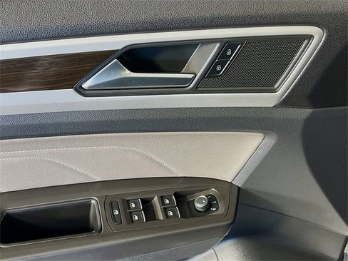 Used 2023 Volkswagen Atlas SE image 11