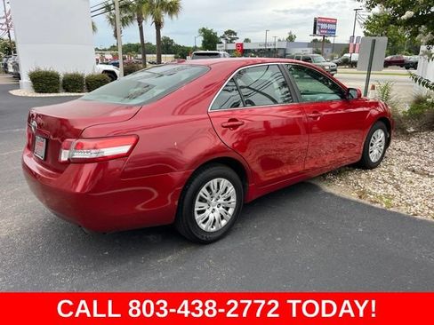Used 2011 Toyota Camry LE FWD image 3