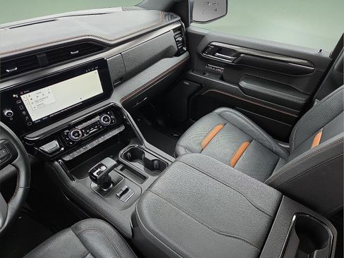 Certified 2024 GMC Sierra 1500 AT4 w/ Technology Package AWD/4WD image 19