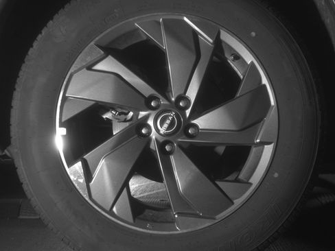 Used 2025 Nissan Rogue SV image 15