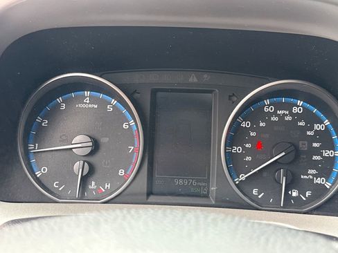 Used 2018 Toyota RAV4 XLE w/ Plus Extra Value Package AWD/4WD image 15