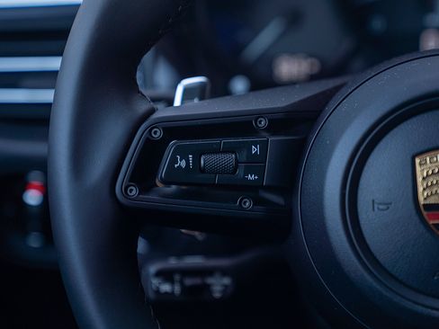 Used 2026 Porsche Macan Turbo AWD/4WD image 7