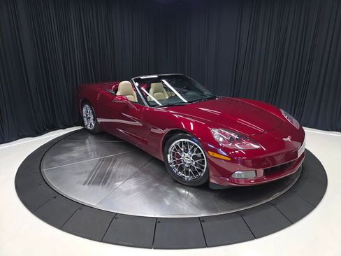 Used 2006 Chevrolet Corvette Convertible w/ Preferred Equipment Group RWD image 5