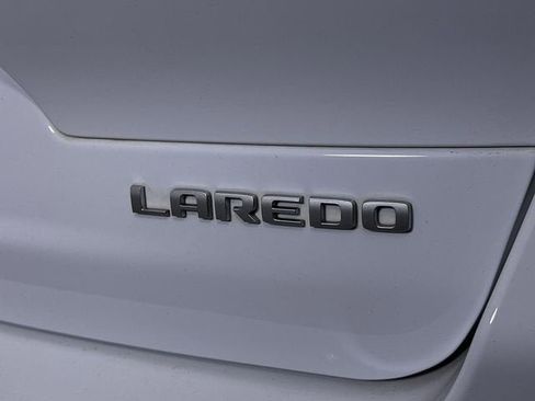 Used 2025 Jeep Grand Cherokee L Laredo RWD image 33