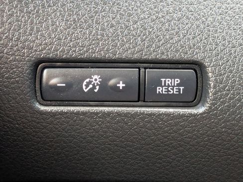 Used 2017 Nissan Rogue S w/ Appearance Package image 28