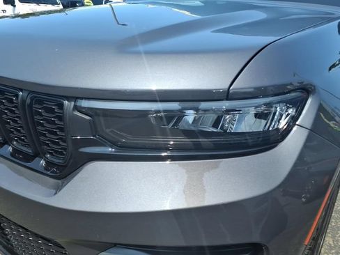 Certified 2023 Jeep Grand Cherokee Altitude AWD/4WD image 8