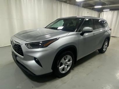 Used 2021 Toyota Highlander LE