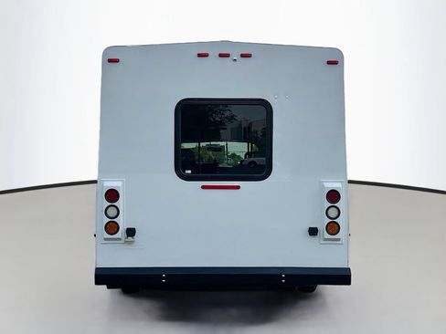 Used 2016 Ford E-450 and Econoline 450 Super Duty w/ Shuttle Bus Prep Package RWD image 5