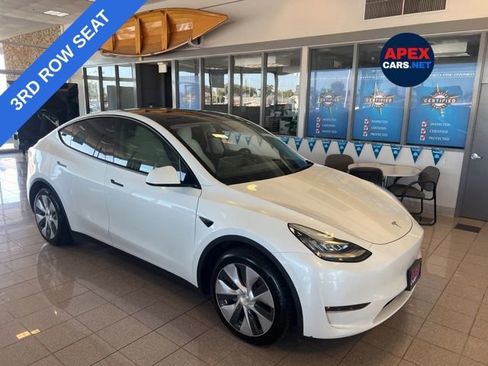 Used 2022 Tesla Model Y Long Range AWD/4WD image 1