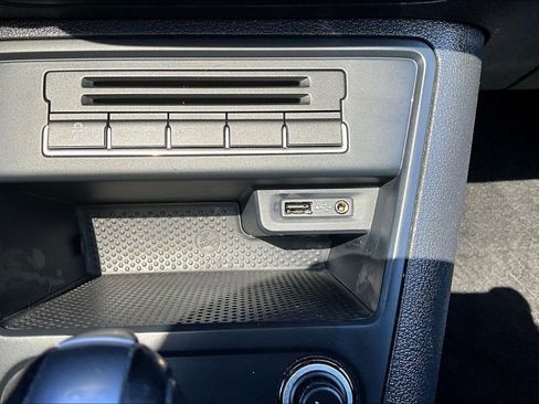 Used 2017 Volkswagen Tiguan Wolfsburg Edition AWD/4WD image 16