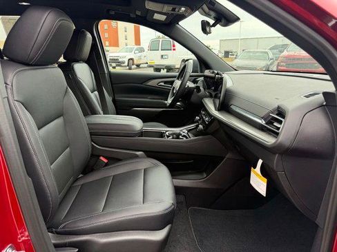 New 2026 Chevrolet Traverse LT FWD image 3