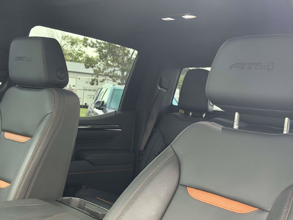 Used 2025 GMC Sierra 1500 AT4 w/ AT4 Premium Package AWD/4WD image 24