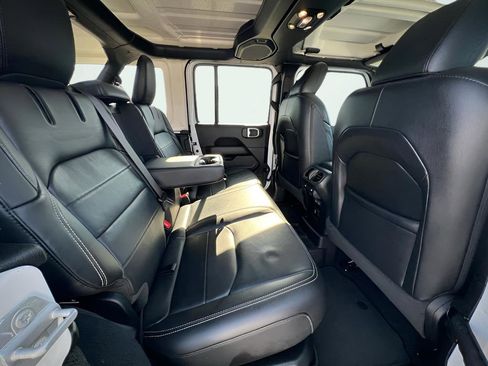 Used 2022 Jeep Wrangler Unlimited Sahara w/ Cold Weather Group image 28