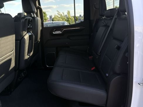 Used 2024 GMC Sierra 1500 SLT AWD/4WD image 25