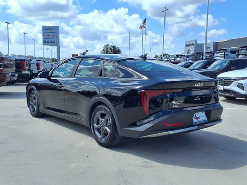 Used 2025 Kia K4 FWD image 2