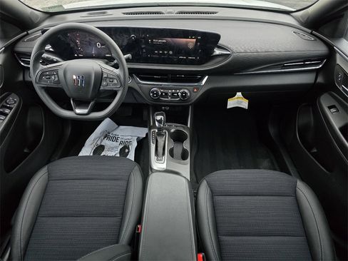 Certified 2025 Buick Envista Preferred image 24