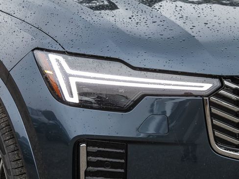 New 2026 Volvo XC90 T8 Ultra w/ Protection Package Premier AWD/4WD image 4