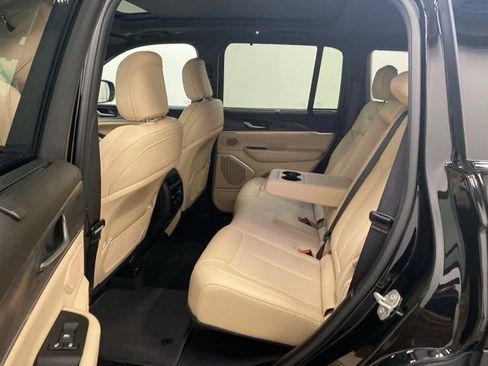 Used 2024 Jeep Grand Cherokee Limited w/ Luxury Tech Group II AWD/4WD image 23