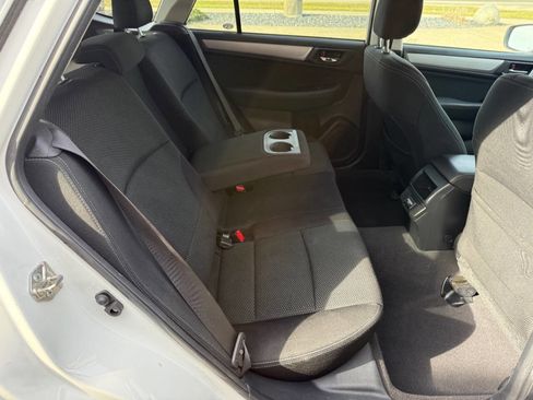Used 2018 Subaru Outback 2.5i Premium image 22