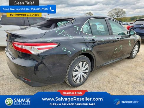 Used 2018 Toyota Camry FWD image 4
