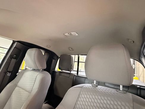 Used 2021 Toyota Tacoma SR5 w/ SR5 Appearance Package (SM) image 22