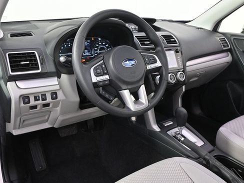 Used 2018 Subaru Forester 2.5i Premium AWD/4WD image 12
