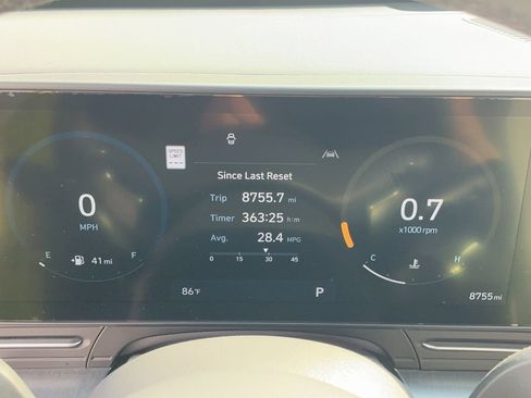 Used 2024 Hyundai Kona Limited FWD image 21
